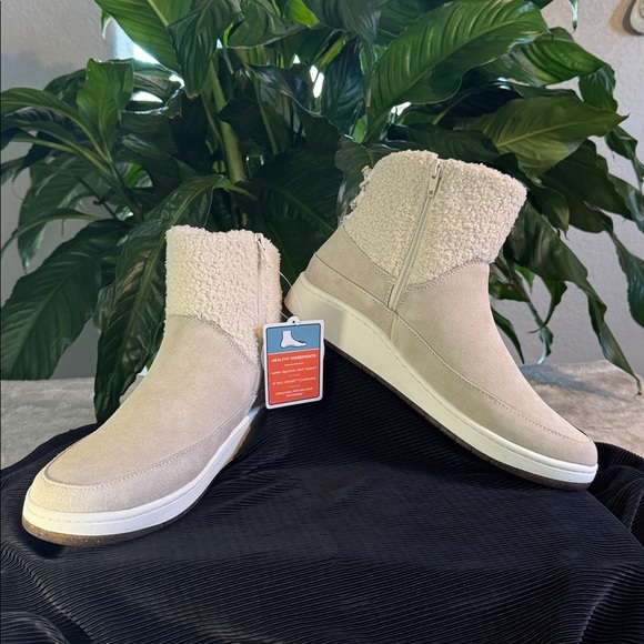 Aetrex Winnie Winter Weatherproof Ankle Boots - Womens US 9-9 1/2 - EU 40 - New - Picture 3 of 12